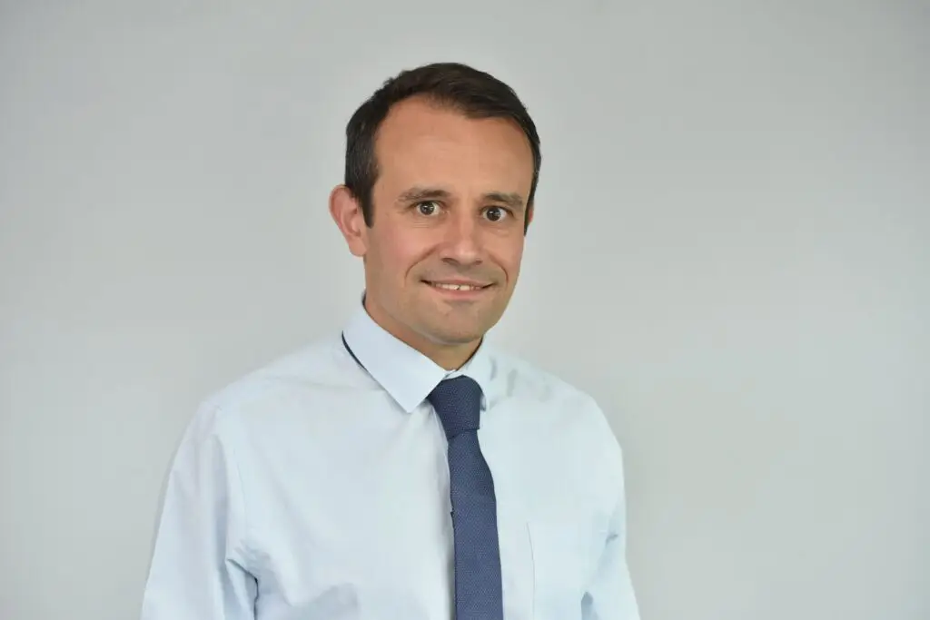 Simon Moss
