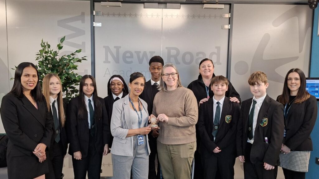 6f6c284b b957 4a25 aff8 dfb629a9301f